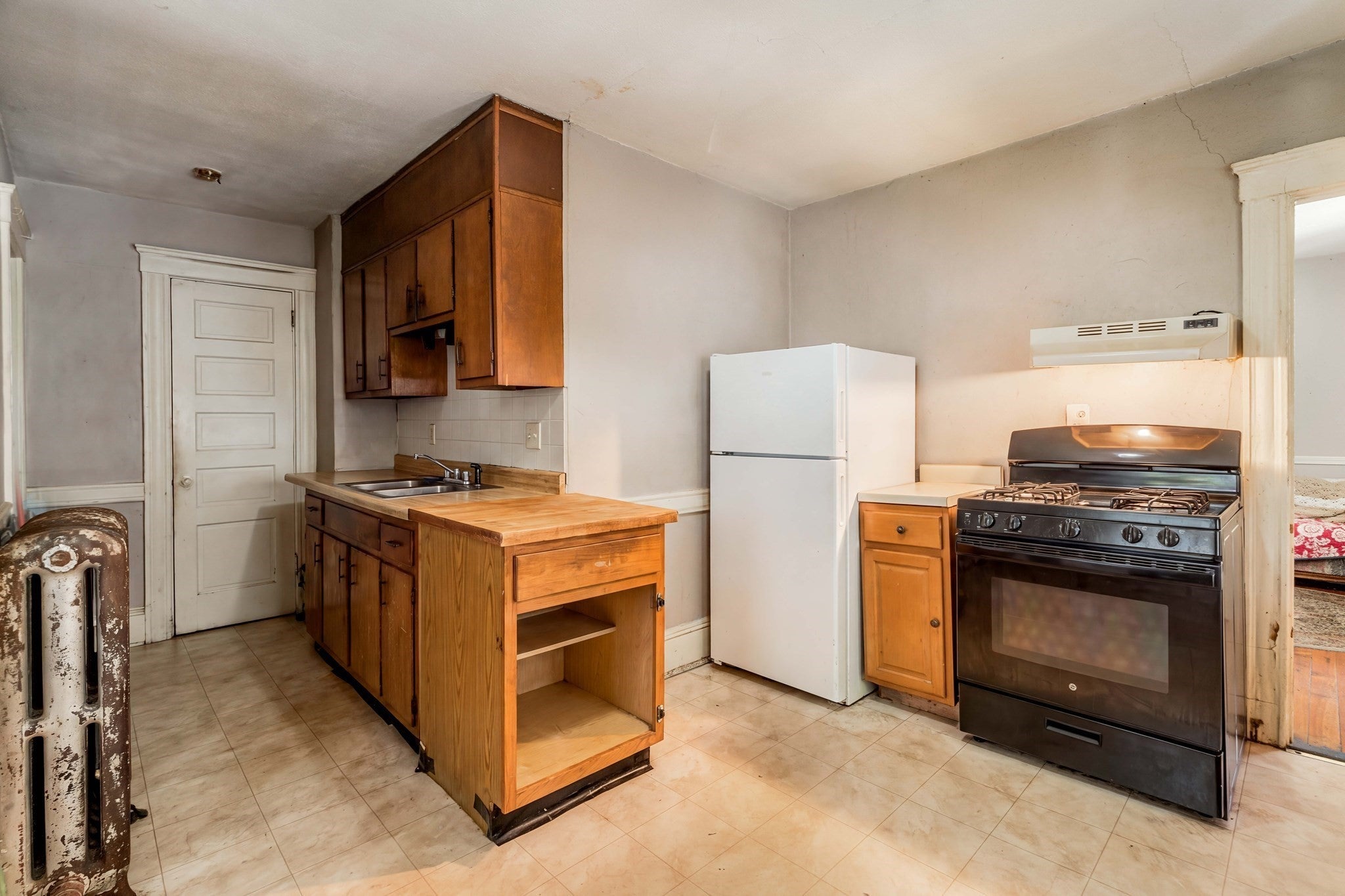 104 Lawrence ST, Framingham, MA Photo #10