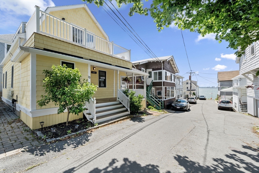 32 Maple Ave