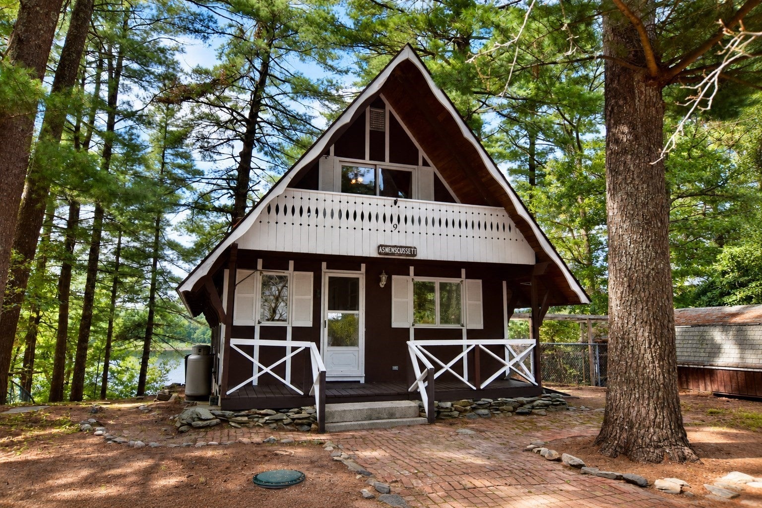 9 Lakeview Ter