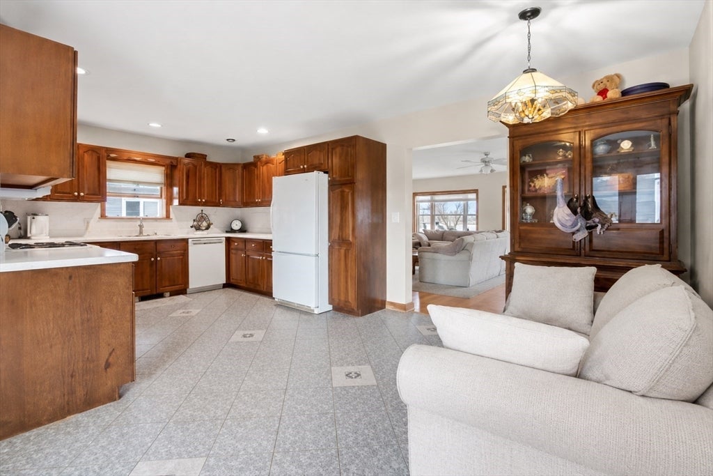 8 Castle Road, Nahant, MA, 8 Castle Road, Nahant, MA Photo #12