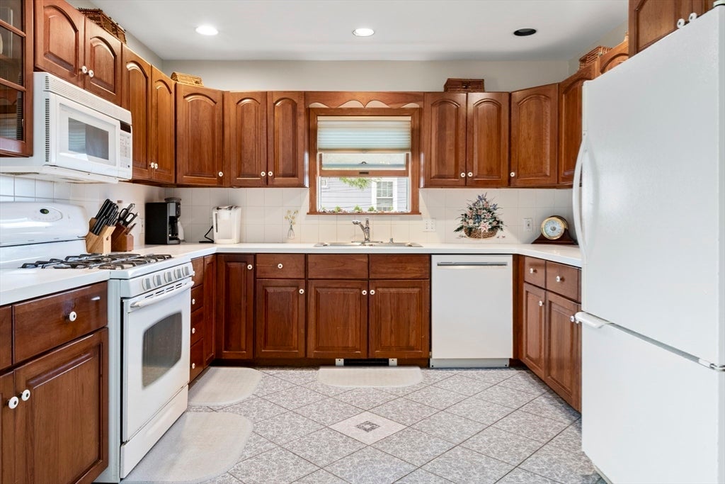 8 Castle Road, Nahant, MA, 8 Castle Road, Nahant, MA Photo #11