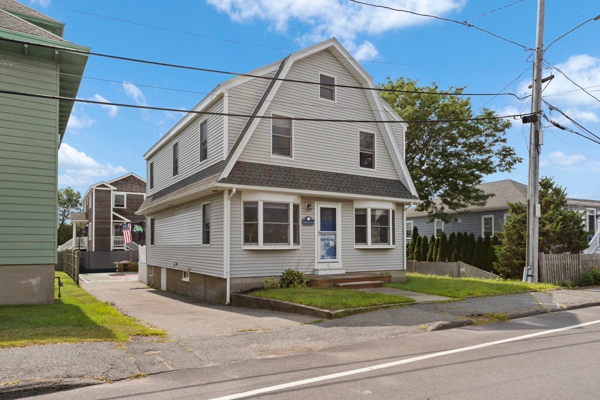 Click for 8 Castle Road, Nahant, MA slideshow