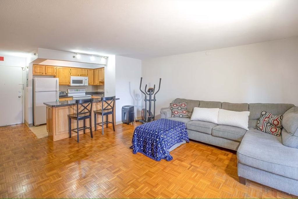 1025 Hancock St 3D