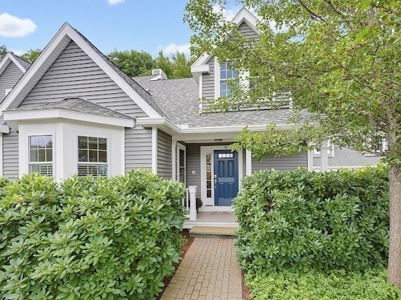 6 Highcroft Way