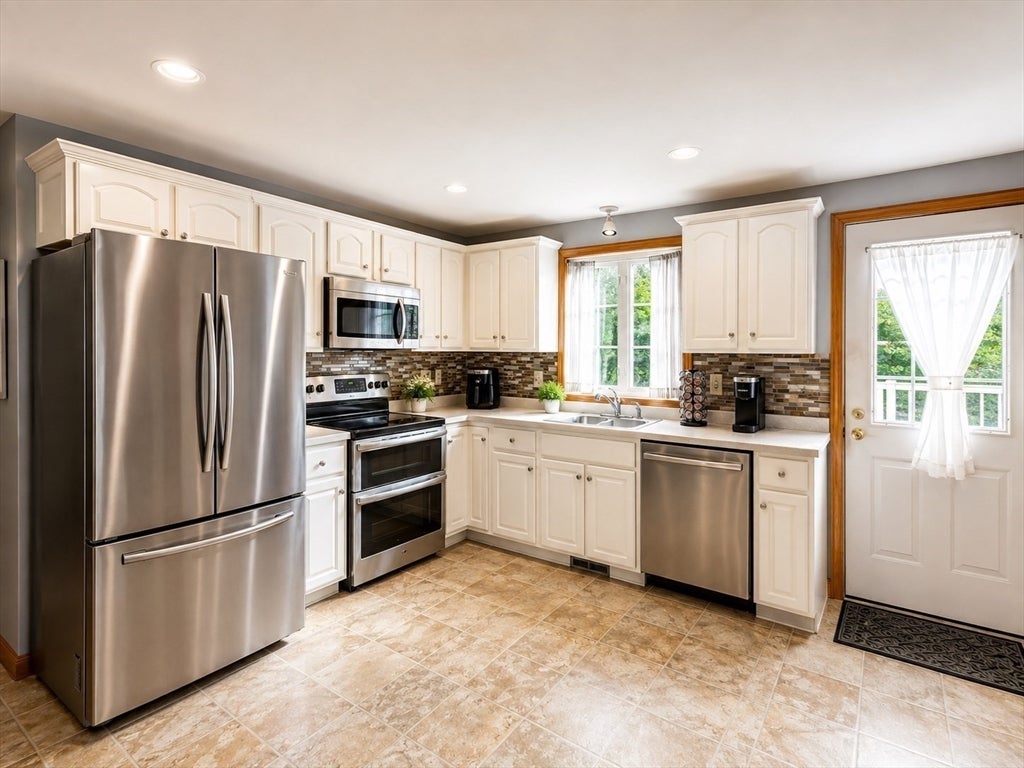 34 Old Plymouth St #34, East Bridgewater, MA, 34 Old Plymouth St #34, East Bridgewater, MA Photo #4