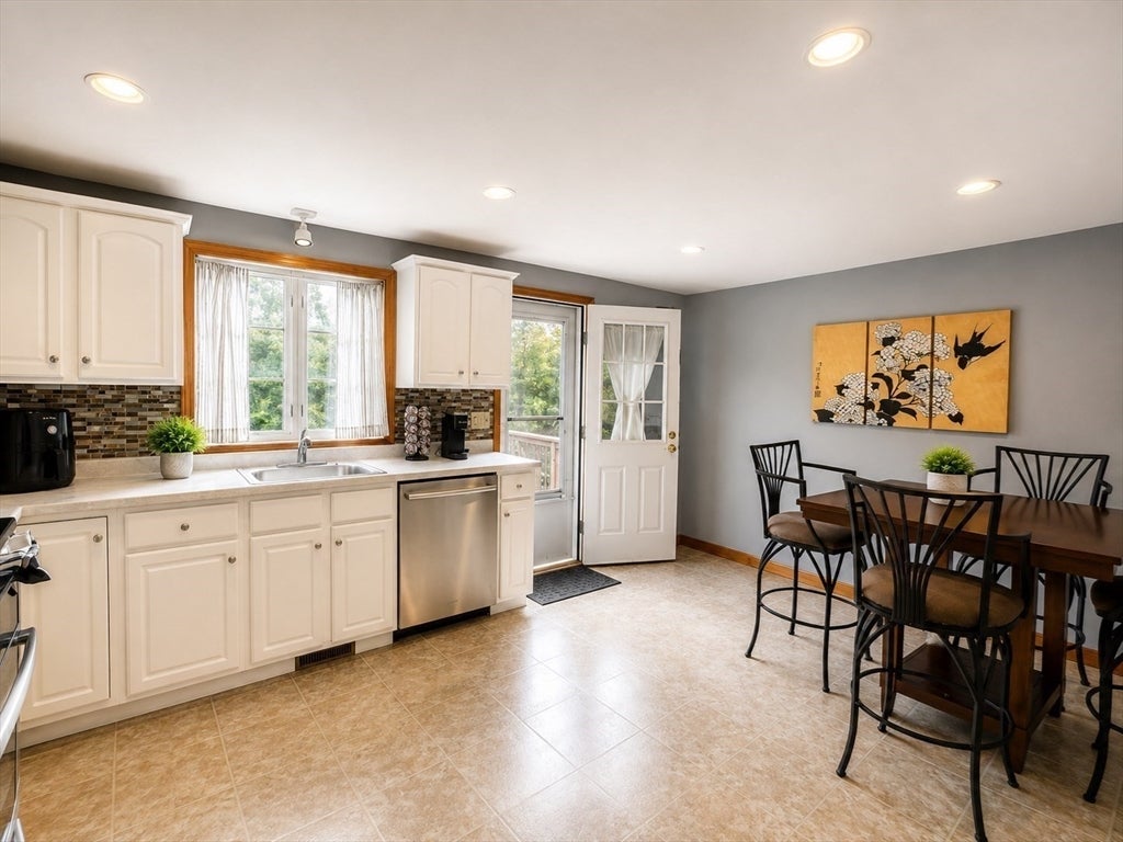 34 Old Plymouth St #34, East Bridgewater, MA, 34 Old Plymouth St #34, East Bridgewater, MA Photo #2