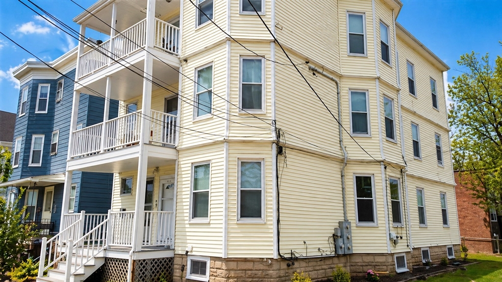 Click for 37 Waverly Street #2, Boston, MA slideshow