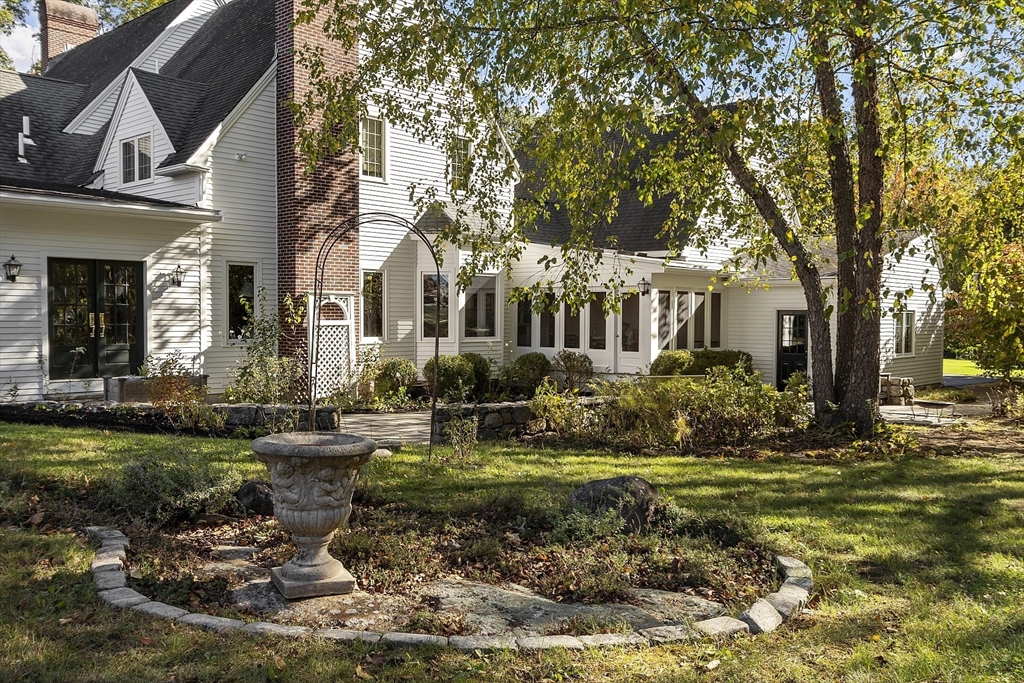 853 Strawberry Hill Rd