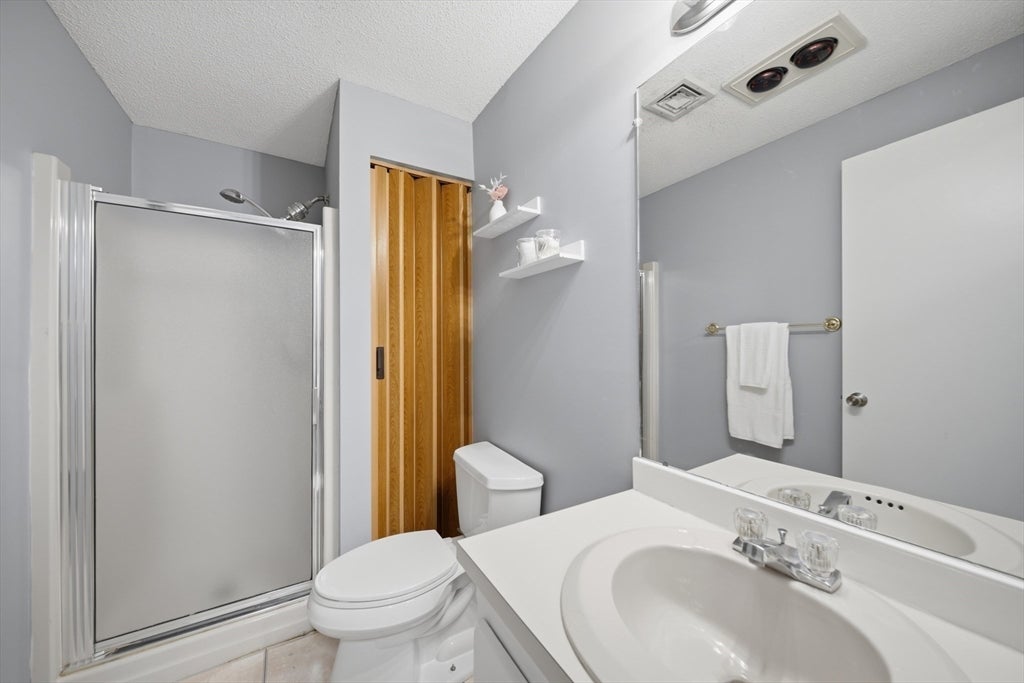 307 Amherst St #2, Nashua, NH, 307 Amherst St #2, Nashua, NH Photo #22