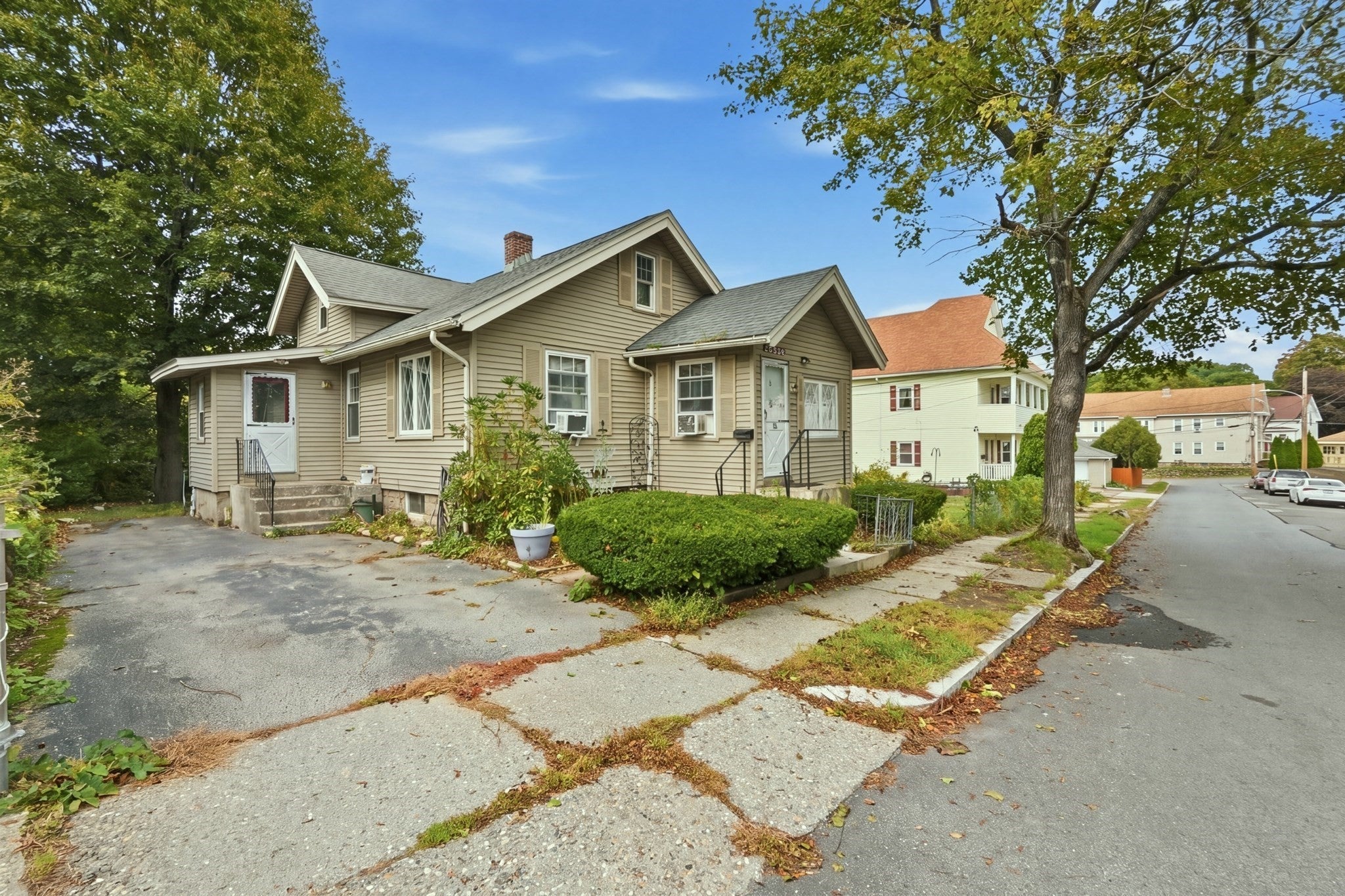 10 Mildred Ave, Worcester, MA, 10 Mildred Ave, Worcester, MA Photo #2
