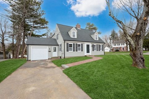 9 Arnold Rd Shrewsbury MA 01545