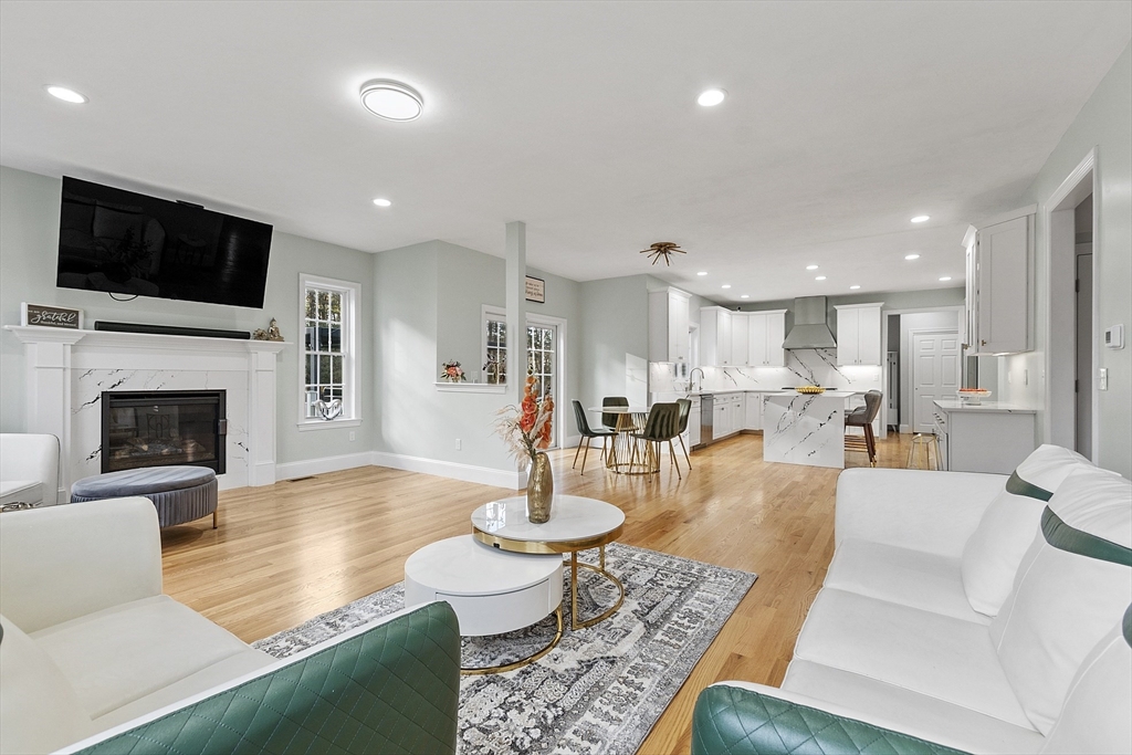 27 Spring Road, Westborough, MA Photo #12