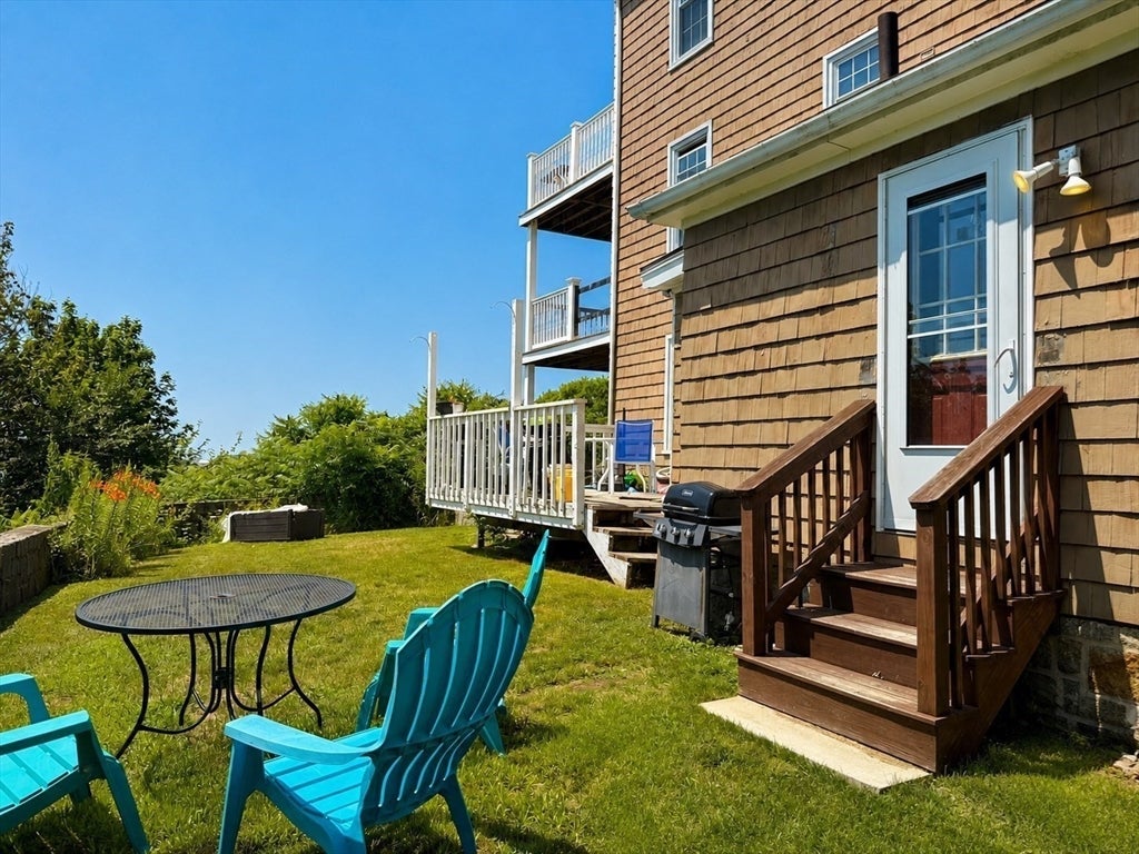 Click for 17 Silva Ct #1L, Gloucester, MA slideshow