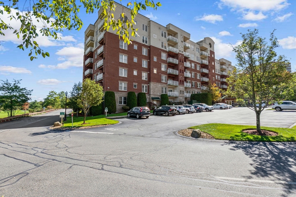 36 Village Rd 712