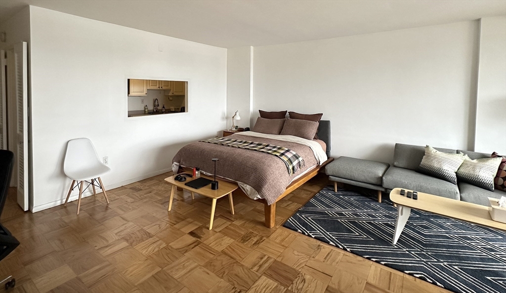 6 Whittier Pl 8P