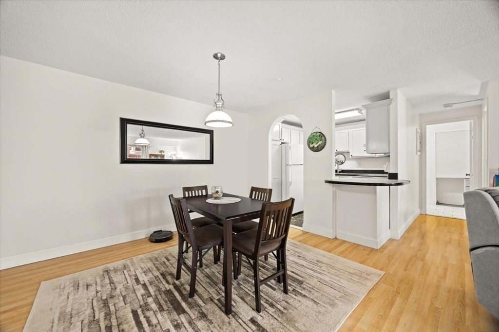 685 Oak Street 27-12