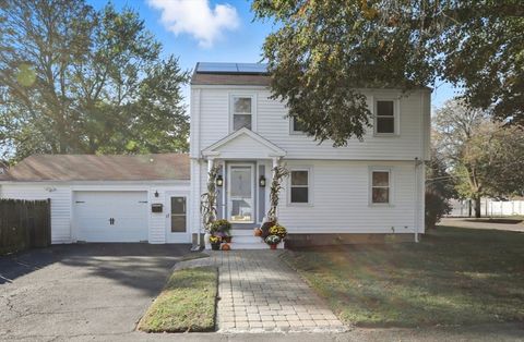 18 Clairmont St Lynn MA 01904