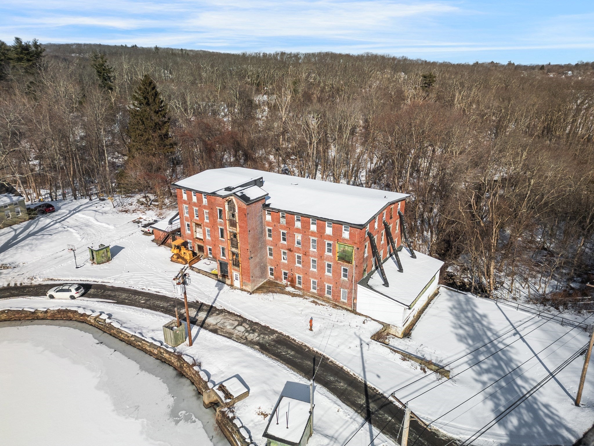 190 W Main St