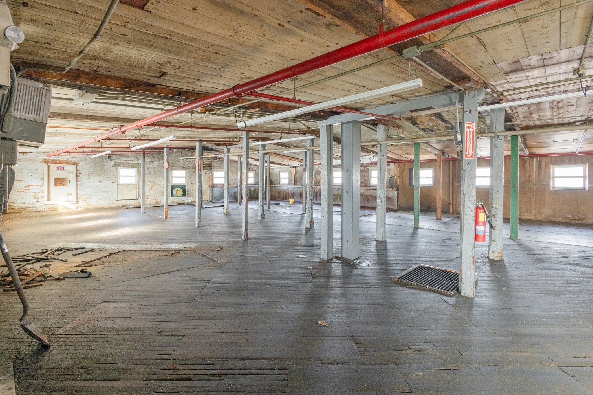 190 W Main St