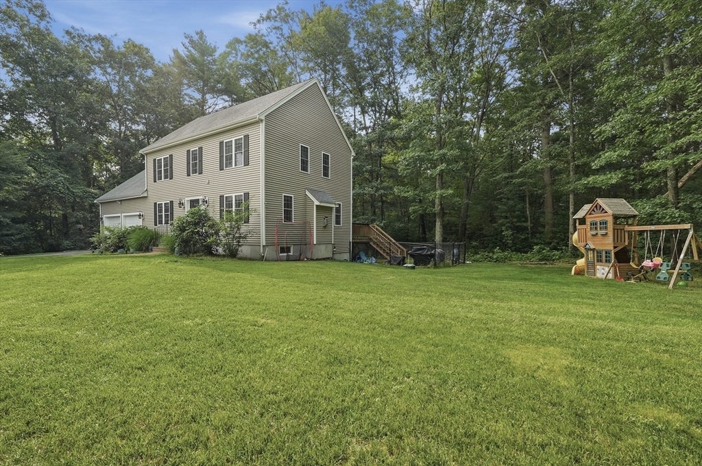 8 Chessman Rd, Mansfield, MA Photo #4