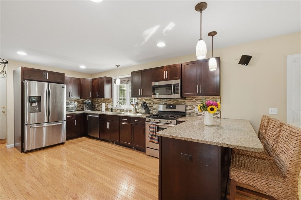 8 Chessman Rd, Mansfield, MA Photo #8