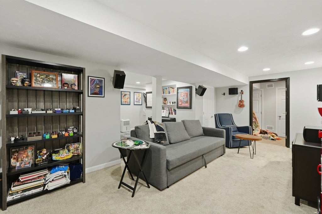 8 Chessman Rd, Mansfield, MA Photo #32