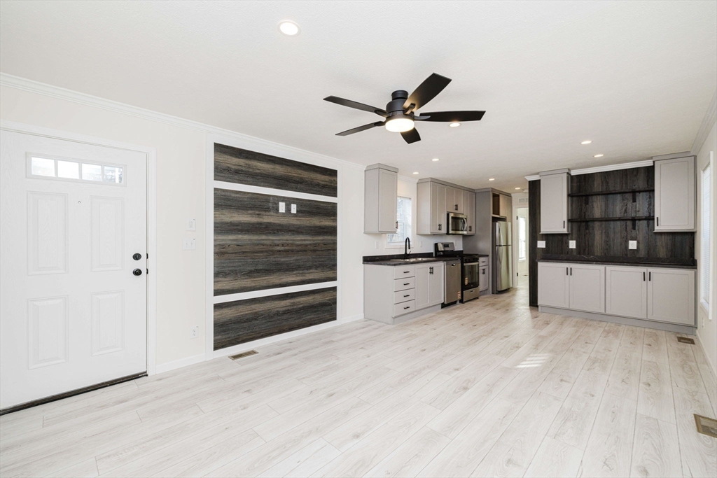 1346 Newport Ave B-21