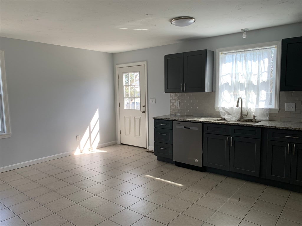 172 Lawrence St #1, Fall River, MA, 172 Lawrence St #1, Fall River, MA Photo #2