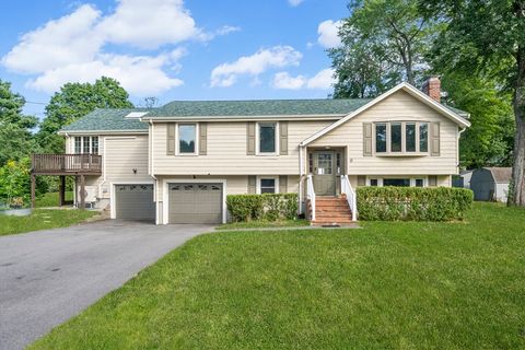 Photo of 9 Oak Drive, Plainville, MA 02762 (MLS # 73464521)