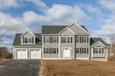 Photo of 4 Haystack Circle, Pelham, NH 03076 (MLS # 73458110)