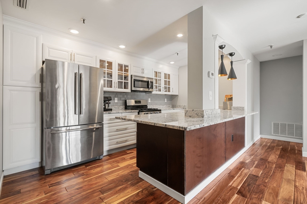 4 Canal Park 511