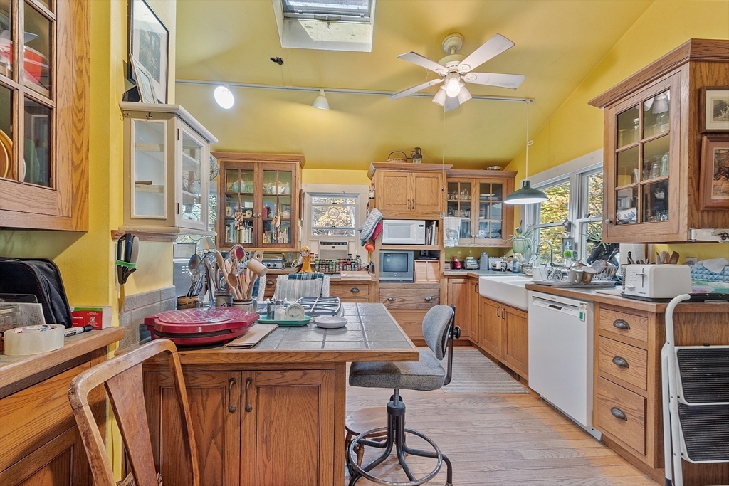 51 Farwell Rd