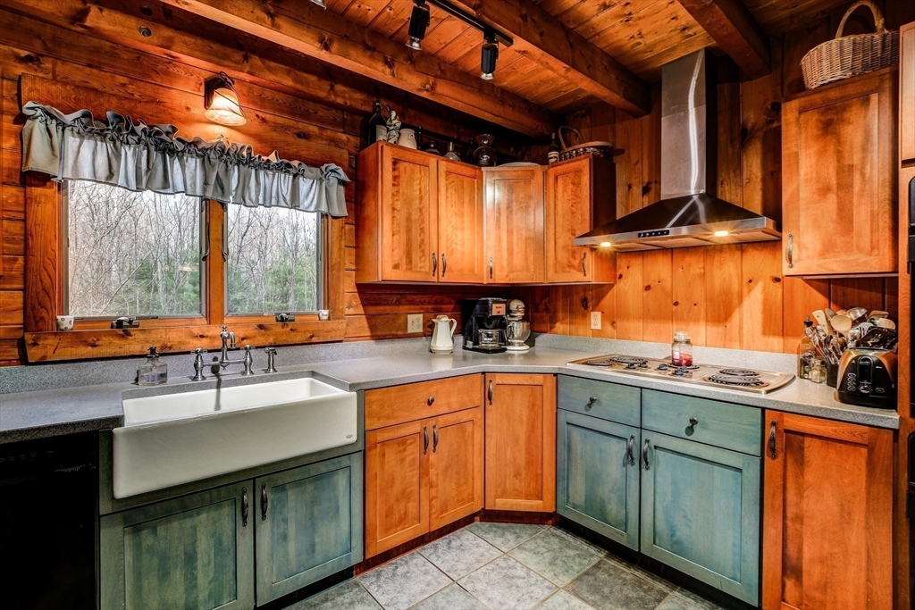 23 Dana Rd