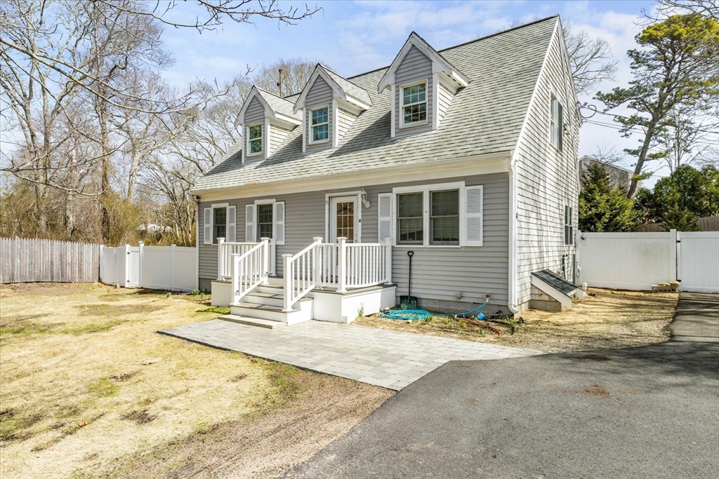 4 Old Colony Way