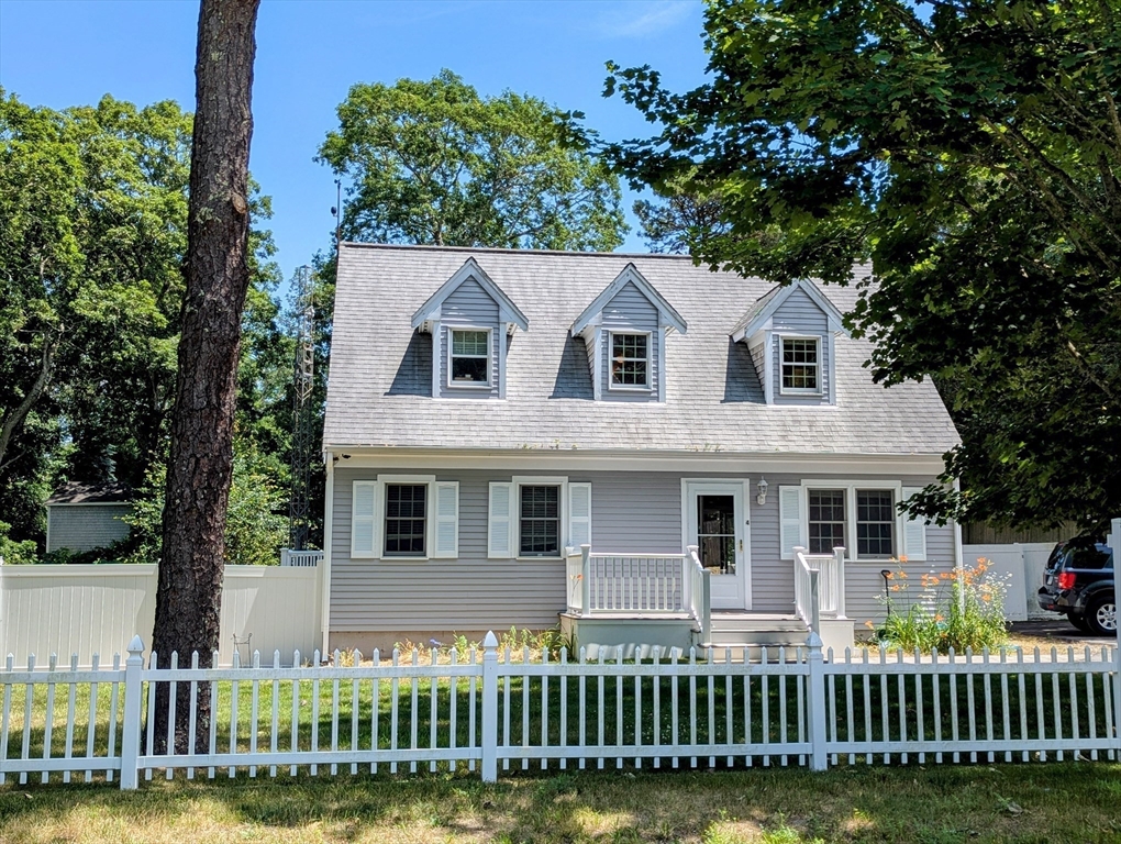 4 Old Colony Way