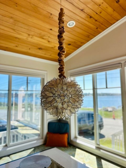 12 Ripley St Somerset MA 02725