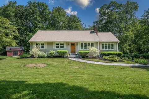 55 Hartness Rd Sutton MA 01590