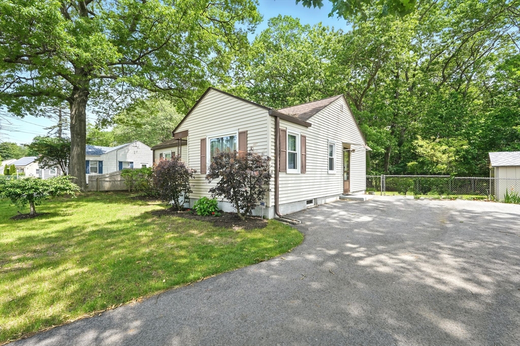131 Rosemary Dr