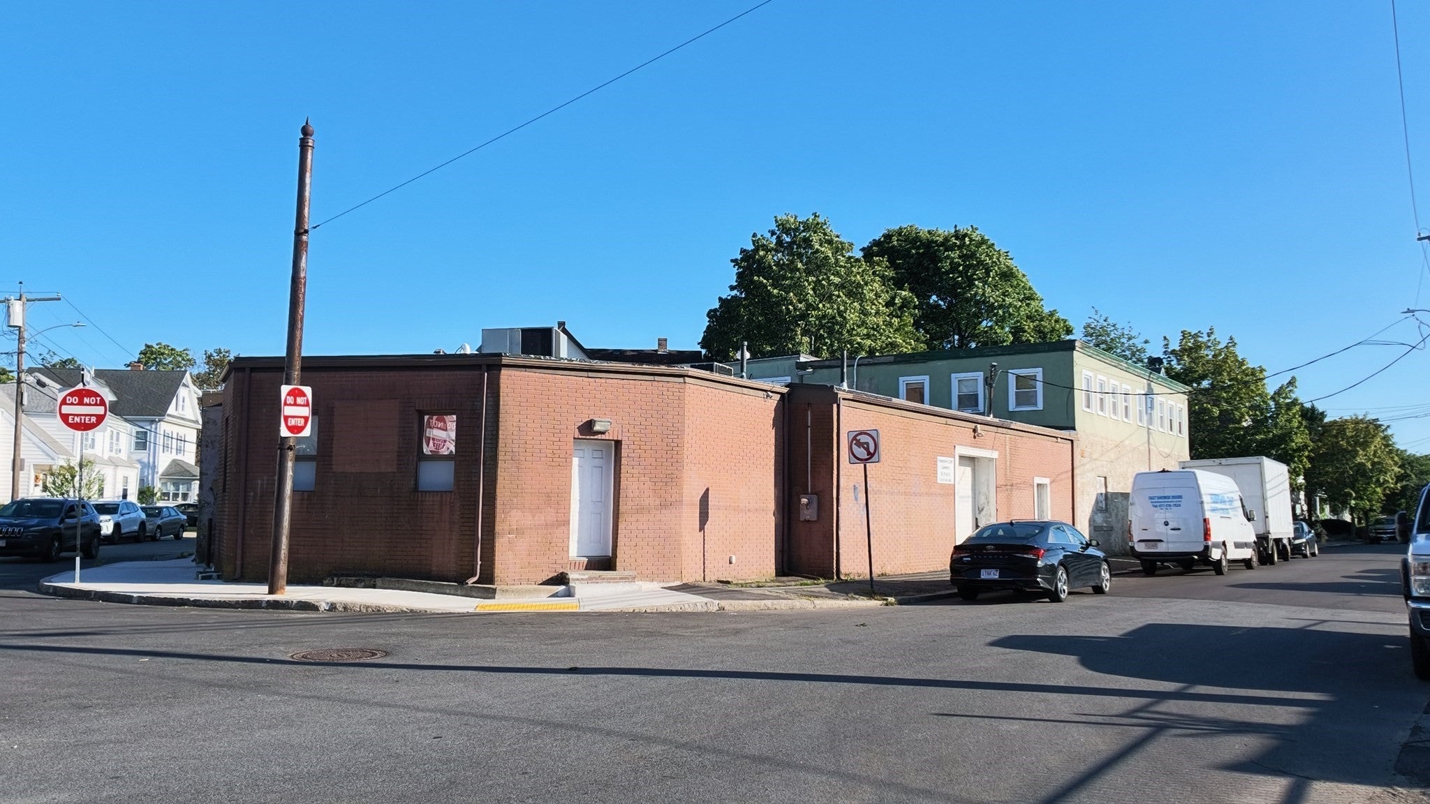 42-52 Federal Ave