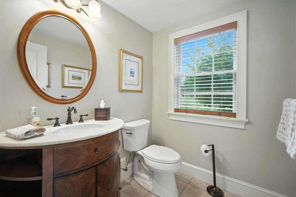 Longmeadow, Massachusetts 01106, United States, 4 Bedrooms Bedrooms, ,4 BathroomsBathrooms,Residential,Active,161495