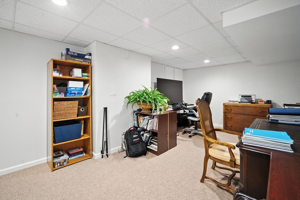 Longmeadow, Massachusetts 01106, United States, 4 Bedrooms Bedrooms, ,4 BathroomsBathrooms,Residential,Active,161495