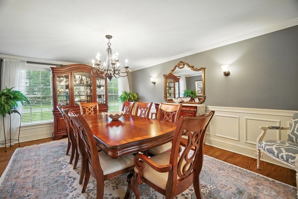 Longmeadow, Massachusetts 01106, United States, 4 Bedrooms Bedrooms, ,4 BathroomsBathrooms,Residential,Active,161495