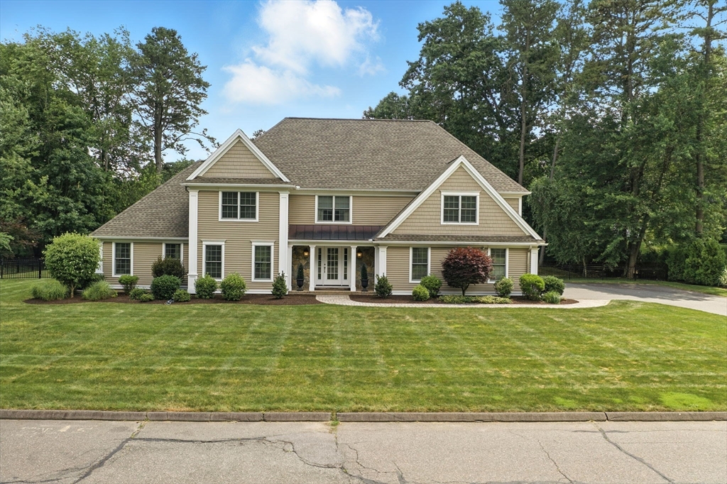 Longmeadow, Massachusetts 01106, United States, 4 Bedrooms Bedrooms, ,4 BathroomsBathrooms,Residential,Active,161495