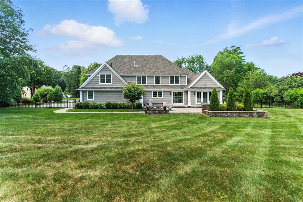 7 Twin Hills Dr