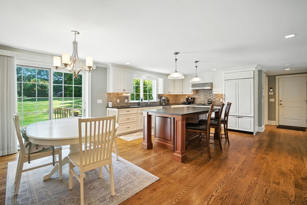 Longmeadow, Massachusetts 01106, United States, 4 Bedrooms Bedrooms, ,4 BathroomsBathrooms,Residential,Active,161495