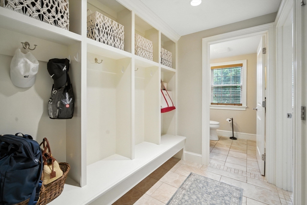 Longmeadow, Massachusetts 01106, United States, 4 Bedrooms Bedrooms, ,4 BathroomsBathrooms,Residential,Active,161495