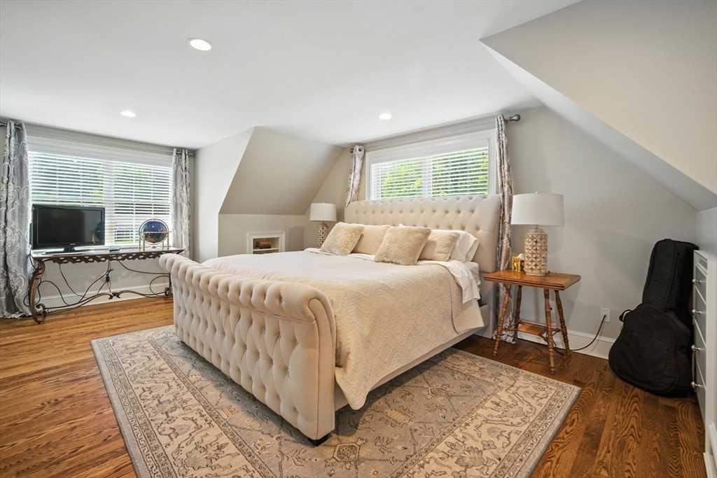 Longmeadow, Massachusetts 01106, United States, 4 Bedrooms Bedrooms, ,4 BathroomsBathrooms,Residential,Active,161495