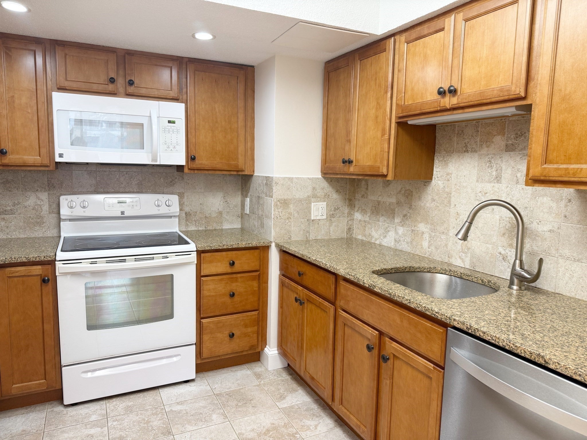 1731 Beacon St #713, Brookline, MA, 1731 Beacon St #713, Brookline, MA Photo #25