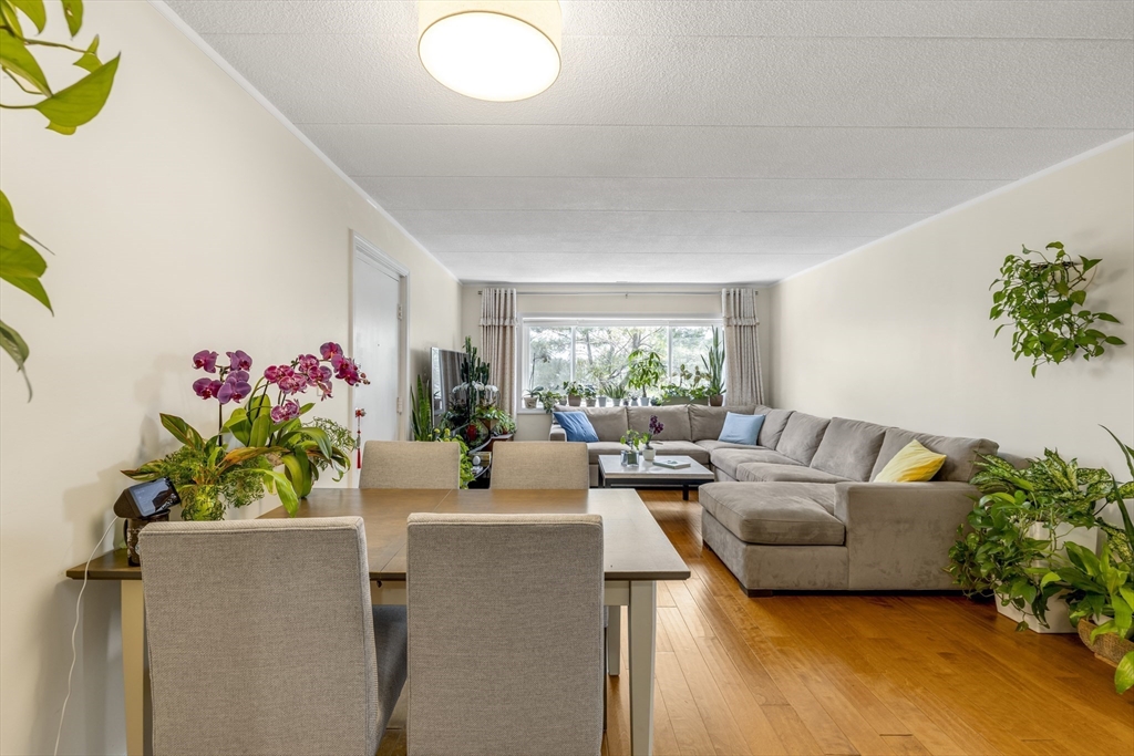 10 Foster St 405