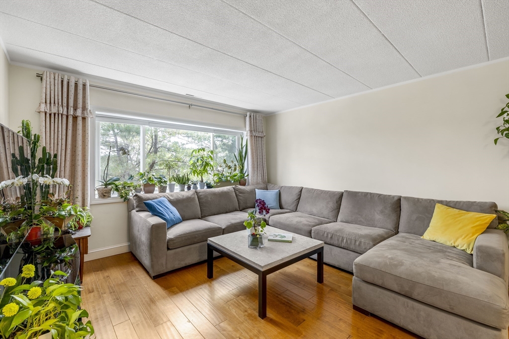 10 Foster St 405